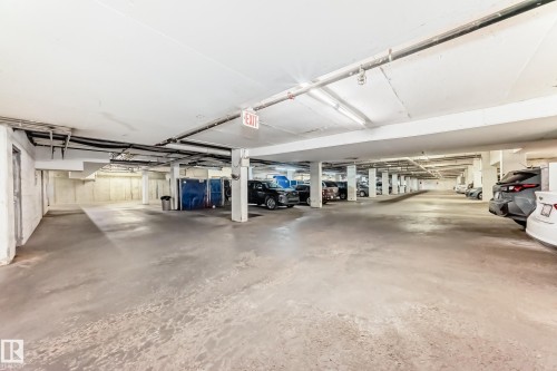 423 8528 82 Avenue, Edmonton, AB - Indoor Photo Showing Garage