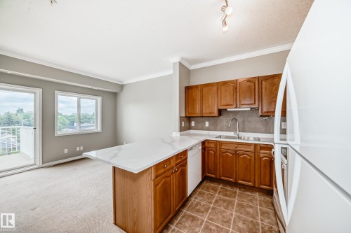 423 8528 82 Avenue, Edmonton, AB - Indoor Photo Showing Kitchen