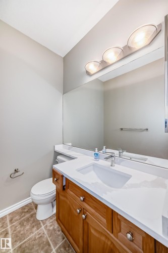 423 8528 82 Avenue, Edmonton, AB - Indoor Photo Showing Bathroom