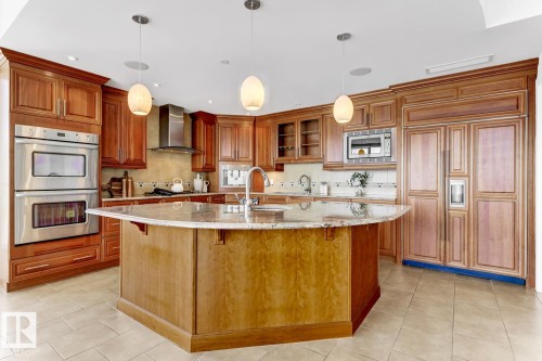 1900 10035 Saskatchewan Drive, Edmonton, AB - Indoor Photo Showing Kitchen