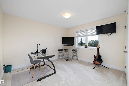 1644 Hector Road, Edmonton, AB - Indoor Photo Showing Other Room