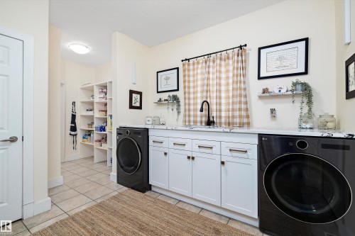1644 Hector Road, Edmonton, AB - Indoor Photo Showing Laundry Room