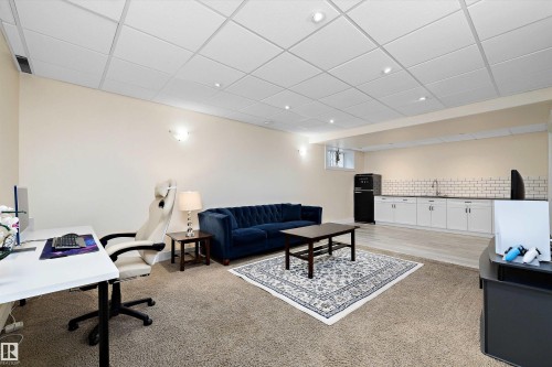 1644 Hector Road, Edmonton, AB - Indoor Photo Showing Other Room