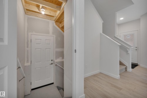 2275 Alces Drive, Edmonton, AB - Indoor