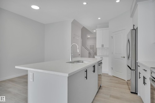 2275 Alces Drive, Edmonton, AB - Indoor Photo Showing Kitchen With Upgraded Kitchen