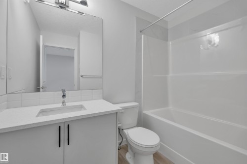 2275 Alces Drive, Edmonton, AB - Indoor Photo Showing Bathroom