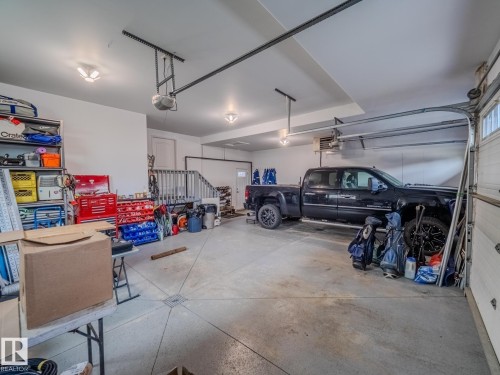 1606 Adamson Close, Edmonton, AB - Indoor Photo Showing Garage