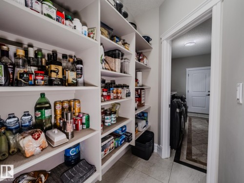 1606 Adamson Close, Edmonton, AB - Indoor With Storage