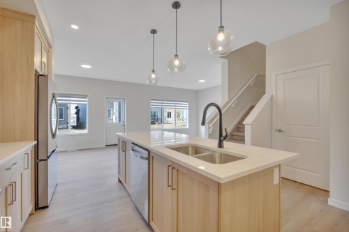 9104 Elves Loop, Edmonton, AB - Indoor Photo Showing Kitchen With Double Sink With Upgraded Kitchen