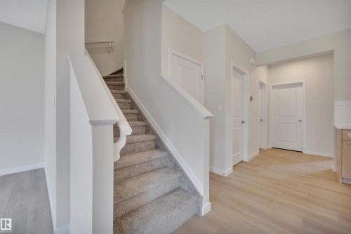 9104 Elves Loop, Edmonton, AB - Indoor Photo Showing Other Room