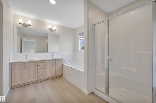 9104 Elves Loop, Edmonton, AB - Indoor Photo Showing Bathroom
