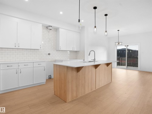 16531 3 Street, Edmonton, AB - Indoor Photo Showing Kitchen With Upgraded Kitchen