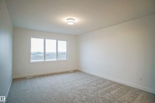1323 11 Avenue, Edmonton, AB - Indoor Photo Showing Other Room