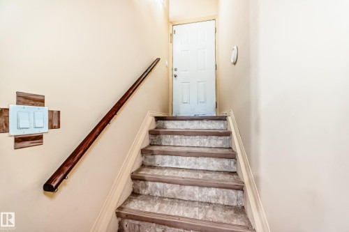 1913 33B Avenue, Edmonton, AB - Indoor Photo Showing Other Room