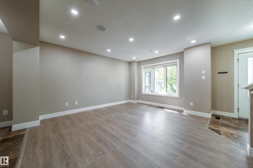 162 Desrochers Gate, Edmonton, AB - Indoor Photo Showing Other Room