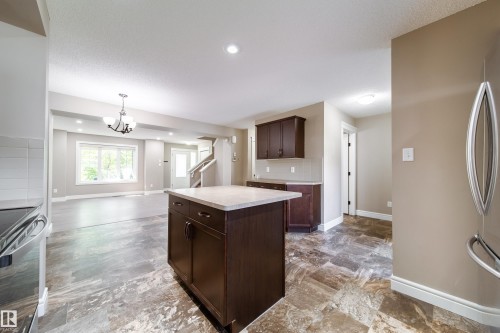 162 Desrochers Gate, Edmonton, AB - Indoor Photo Showing Kitchen