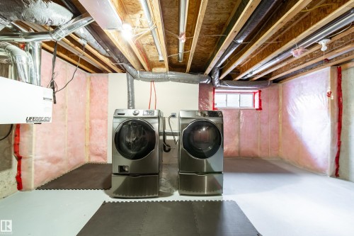 162 Desrochers Gate, Edmonton, AB - Indoor Photo Showing Laundry Room
