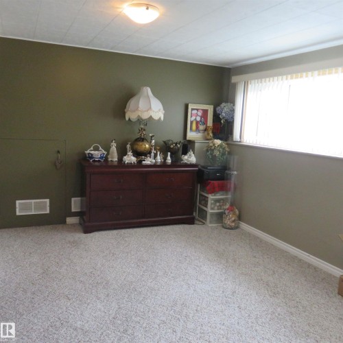 12904 95 Street, Edmonton, AB - Indoor