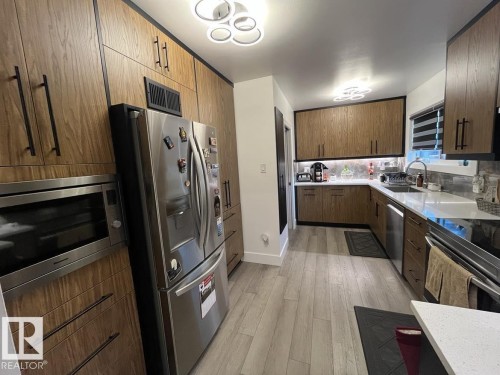 12904 95 Street, Edmonton, AB - Indoor Photo Showing Kitchen
