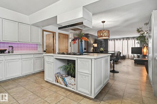 23 Westbrook Drive, Edmonton, AB - Indoor Photo Showing Kitchen