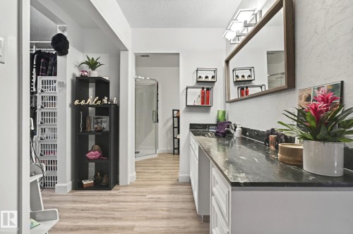 23 Westbrook Drive, Edmonton, AB - Indoor