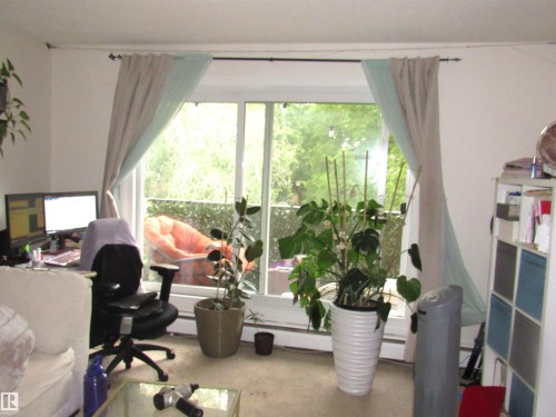 404 10335 117 Street, Edmonton, AB - Indoor