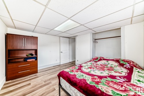 13410 134 Avenue, Edmonton, AB - Indoor Photo Showing Bedroom