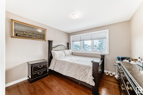 13410 134 Avenue, Edmonton, AB - Indoor Photo Showing Bedroom