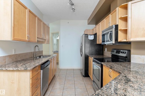 407 5 Perron Street, St. Albert, AB - Indoor Photo Showing Kitchen With Stainless Steel Kitchen
