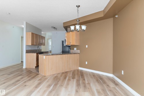 407 5 Perron Street, St. Albert, AB - Indoor Photo Showing Kitchen