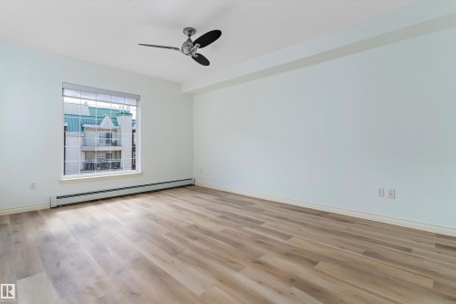 407 5 Perron Street, St. Albert, AB - Indoor Photo Showing Other Room
