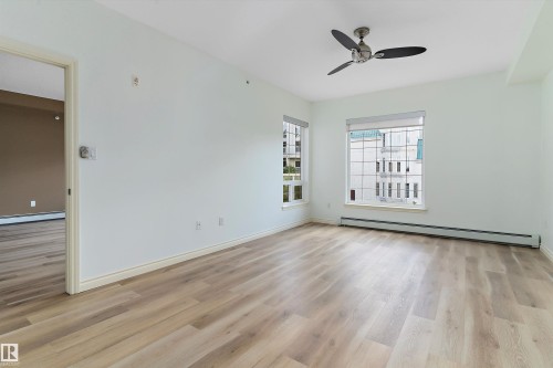 407 5 Perron Street, St. Albert, AB - Indoor Photo Showing Other Room