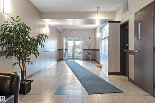 407 5 Perron Street, St. Albert, AB - Indoor Photo Showing Other Room