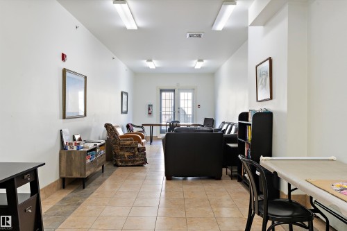 407 5 Perron Street, St. Albert, AB - Indoor