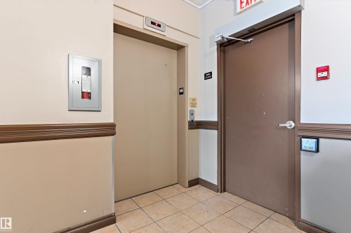 407 5 Perron Street, St. Albert, AB - Indoor Photo Showing Other Room