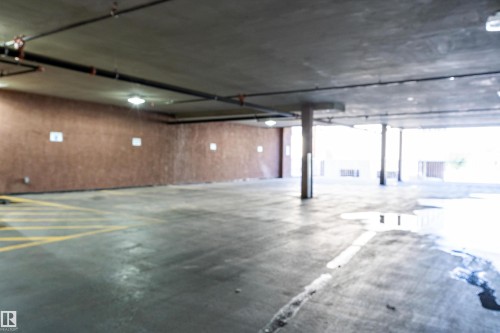 407 5 Perron Street, St. Albert, AB - Indoor Photo Showing Garage