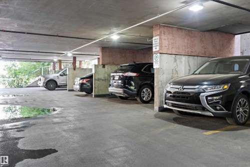 407 5 Perron Street, St. Albert, AB - Indoor Photo Showing Garage