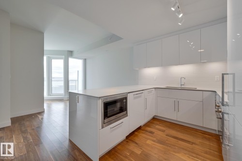 3704 10360 102 Street, Edmonton, AB - Indoor Photo Showing Kitchen With Upgraded Kitchen
