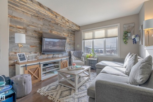 2 1480 Watt Drive, Edmonton, AB - Indoor Photo Showing Living Room