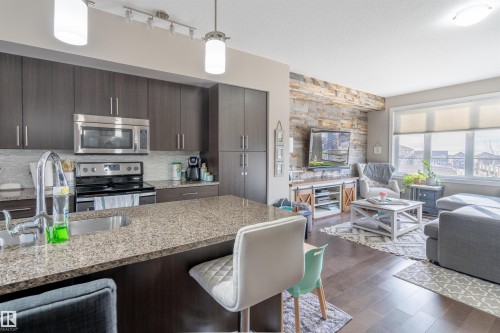 2 1480 Watt Drive, Edmonton, AB - Indoor Photo Showing Kitchen With Upgraded Kitchen