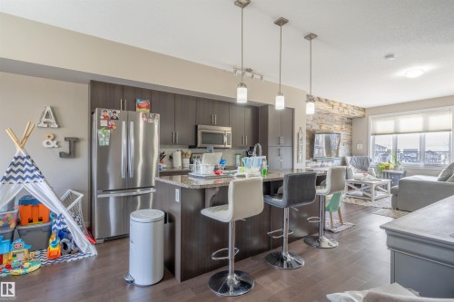 2 1480 Watt Drive, Edmonton, AB - Indoor Photo Showing Kitchen With Upgraded Kitchen