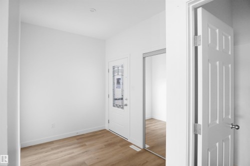 1332 11 Avenue, Edmonton, AB - Indoor Photo Showing Other Room