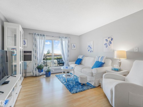 318 6710 158 Avenue, Edmonton, AB - Indoor Photo Showing Living Room