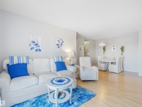 318 6710 158 Avenue, Edmonton, AB - Indoor Photo Showing Living Room
