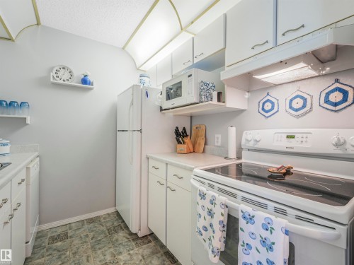 318 6710 158 Avenue, Edmonton, AB - Indoor Photo Showing Other Room