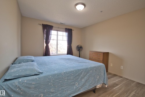 311 2098 Blackmud Creek Drive, Edmonton, AB - Indoor Photo Showing Bedroom