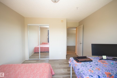 311 2098 Blackmud Creek Drive, Edmonton, AB - Indoor Photo Showing Bedroom