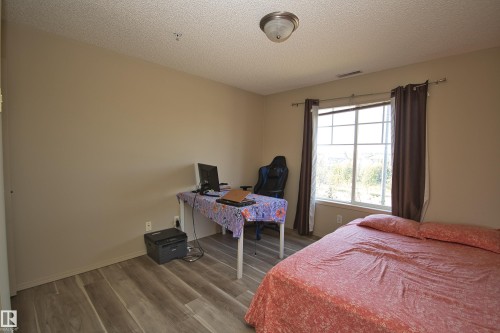 311 2098 Blackmud Creek Drive, Edmonton, AB - Indoor Photo Showing Bedroom