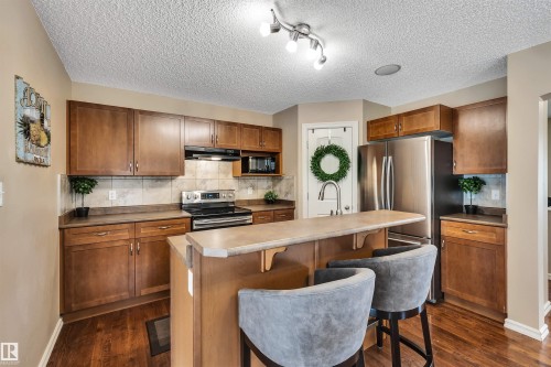 3733 12 Street, Edmonton, AB - Indoor Photo Showing Kitchen