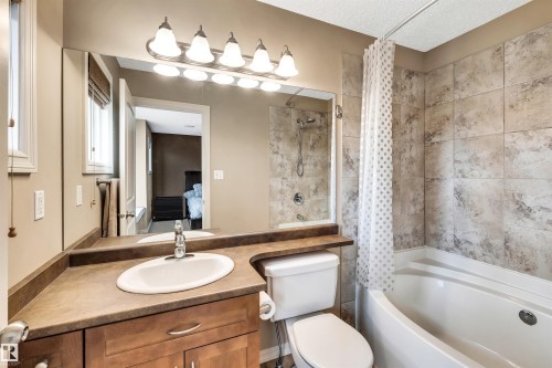 3733 12 Street, Edmonton, AB - Indoor Photo Showing Bathroom
